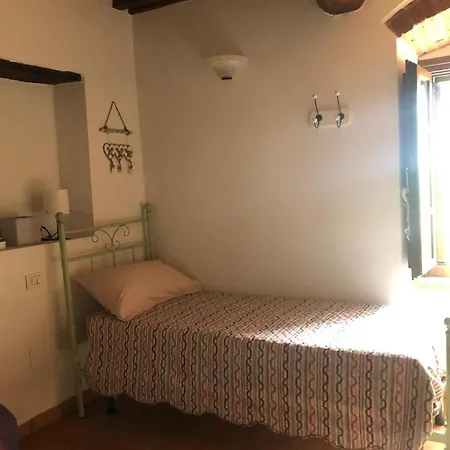 Guesthost - La E Bella, With Pool & Parking