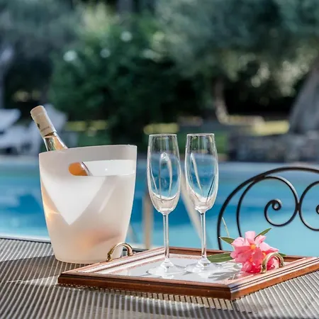 Guesthost - La E Bella, With Pool & Parking *