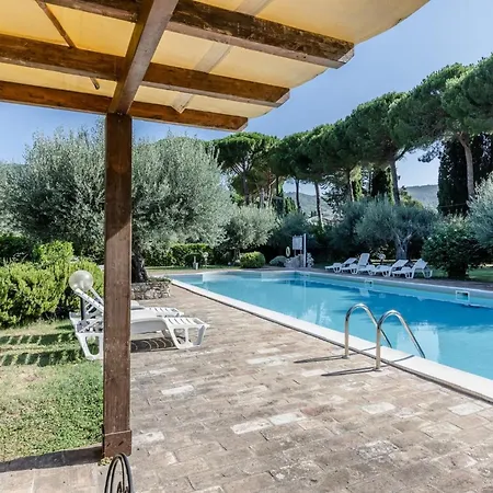 Guesthost - La E Bella, With Pool & Parking