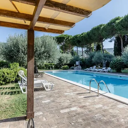 Guesthost - La E Bella, With Pool & Parking