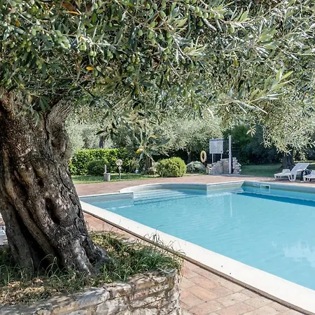 Guesthost - La E Bella, With Pool & Parking 아파트 *