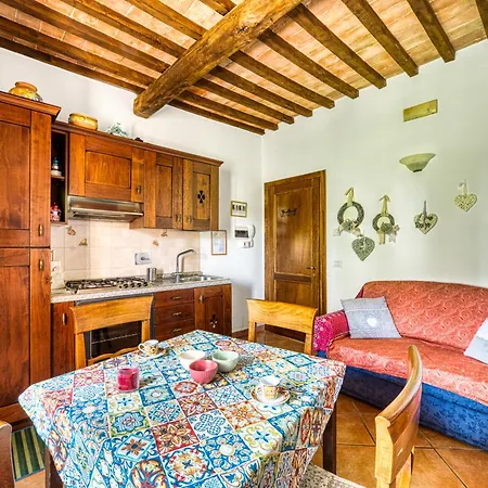 Apartment Guesthost - La E Bella, With Pool & Parking *