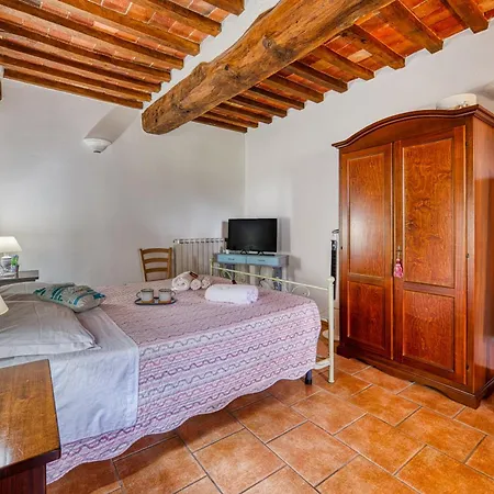 Apartamento Guesthost - La E Bella, With Pool & Parking