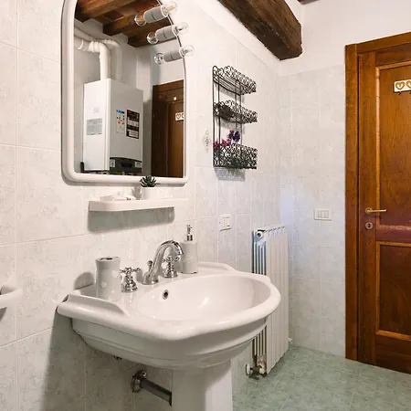 Guesthost - La E Bella, With Pool & Parking Passignano sul Trasimeno