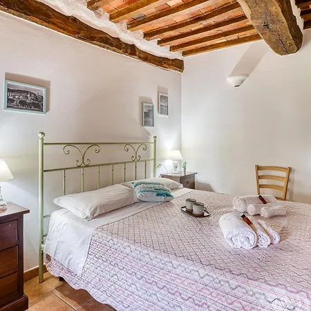 Guesthost - La E Bella, With Pool & Parking Apartamento Passignano sul Trasimeno