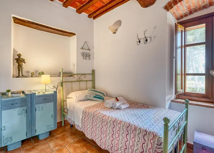 Apartment Guesthost - La E Bella, With Pool & Parking Passignano sul Trasimeno