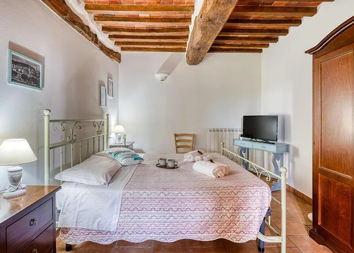 Apartment Guesthost - La E Bella, With Pool & Parking *